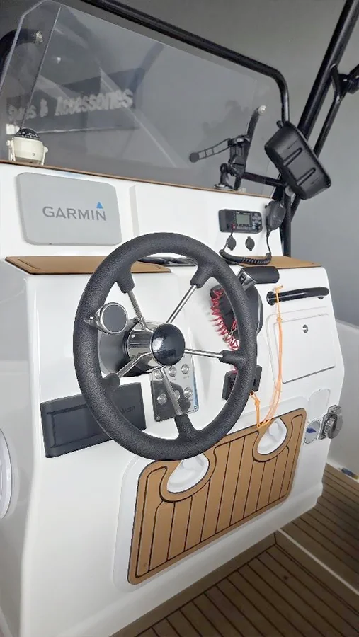 Helm steering wheel